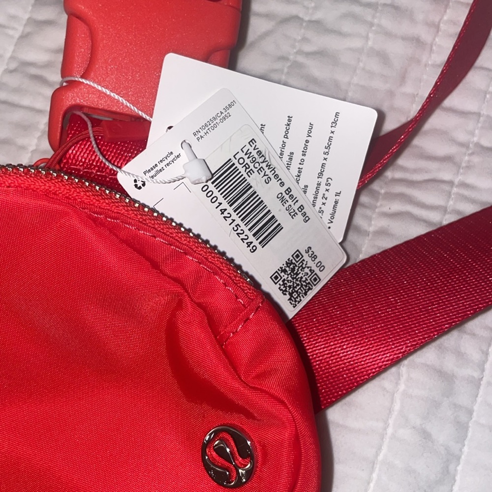 Lululemon Belt Bag - Picture 2 of 5